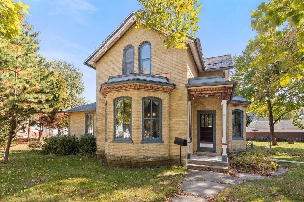 Photo of 222 E Franklin STREET, Portage, WI 53901 (MLS # 2035234)