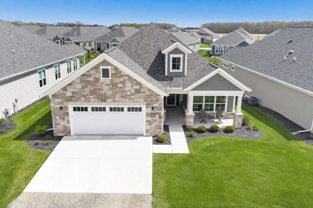 Photo of 5668 N Kestrel CIRCLE, Appleton, WI 54913 (MLS # 50325255)