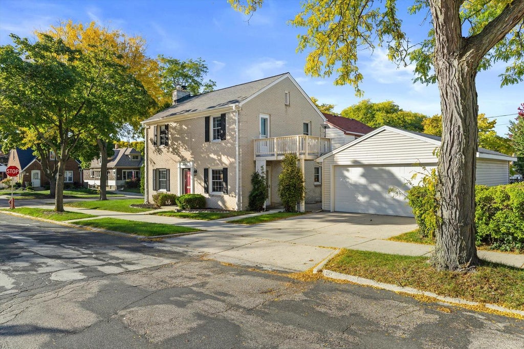 Photo of 4430 W Manitoba STREET, Milwaukee, WI 53219 (MLS # 1984021)