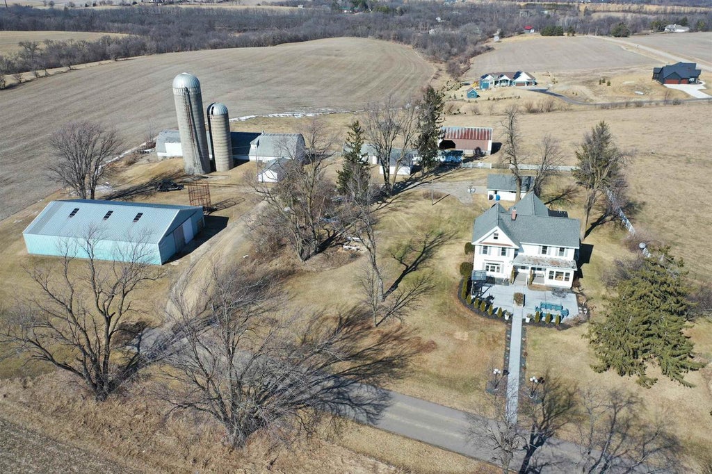 Photo of 2749 Town Hall Rd, Mount Horeb, WI 53572 (MLS # 2025340)