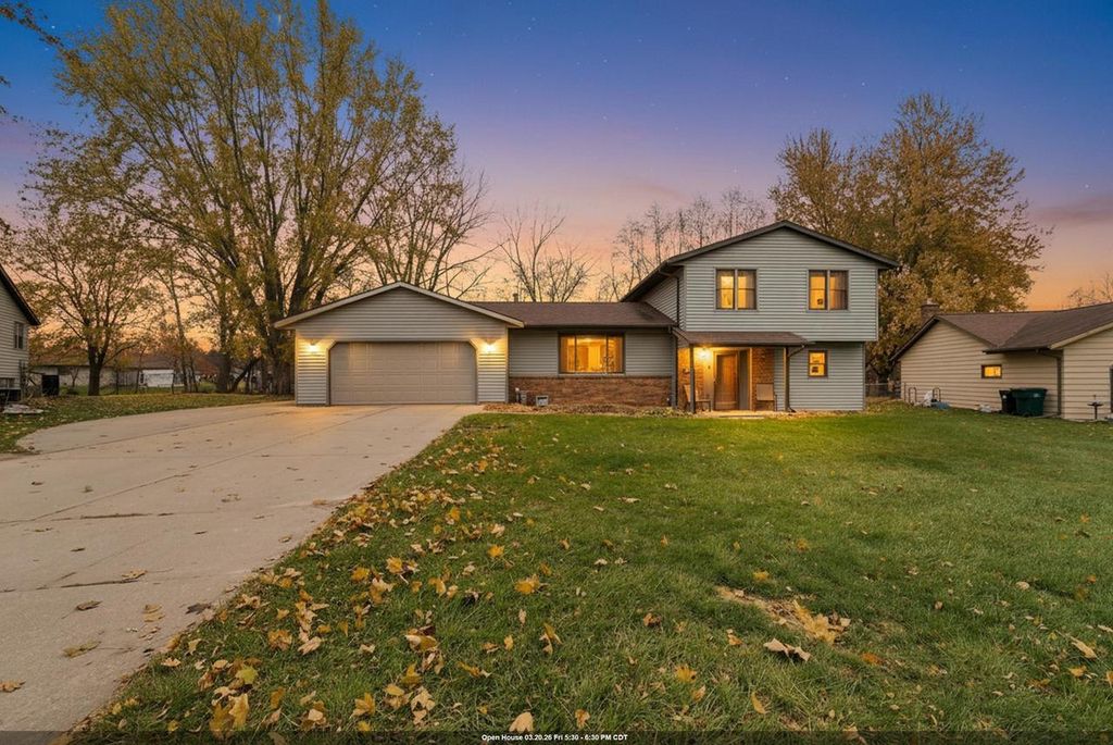 Photo of 2930 Devroy LANE, Green Bay, WI 54313 (MLS # 50322341)