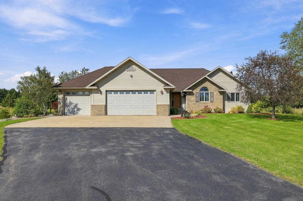 Photo of 111951 Winterberry CIRCLE, Marshfield, WI 54449 (MLS # 22604793)
