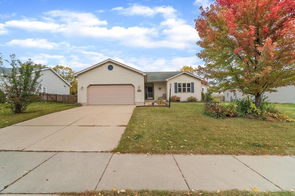 Photo of 139 N 6th AVENUE, West Bend, WI 53095 (MLS # 1945039)