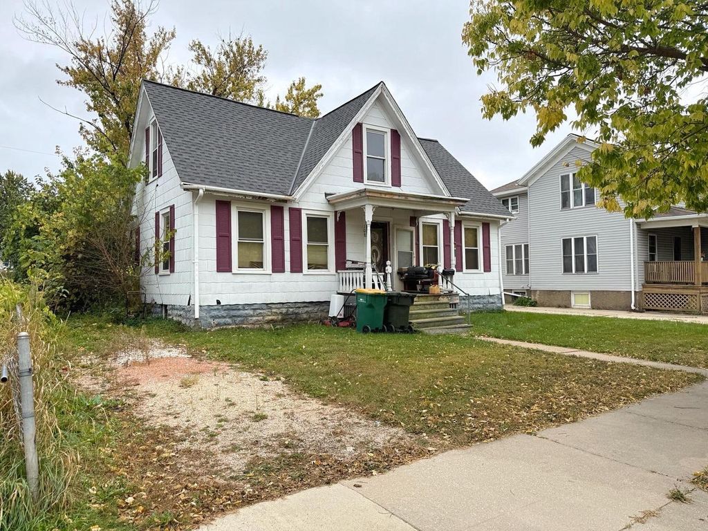 Photo of 108 6th STREET, Fond Du Lac, WI 54935 (MLS # 50316405)