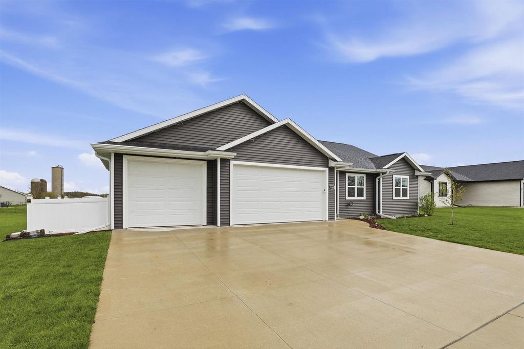 Photo of 3140 S Weiler ROAD, Kaukauna, WI 54130 (MLS # 50324616)