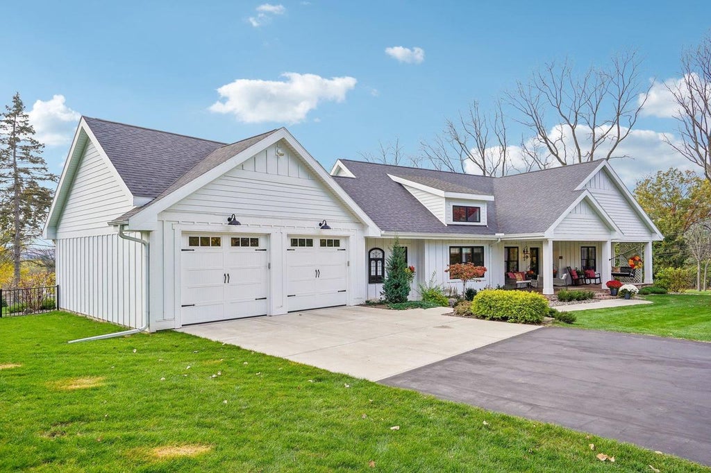 Photo of 1210 Crawford STREET, Baraboo, WI 53913 (MLS # 2035590)