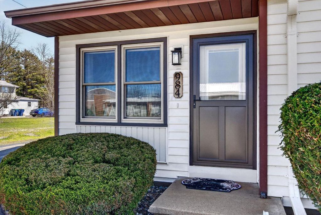 Photo of 984 Tullar ROAD #17, Neenah, WI 54956 (MLS # 50323659)