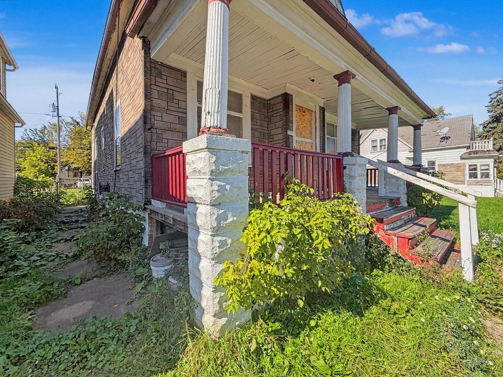 Photo of 3029 N 20th STREET, Milwaukee, WI 53206 (MLS # 1984979)