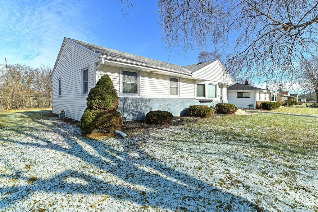 Photo of 6206 W Fairlane AVENUE, Brown Deer, WI 53223 (MLS # 1947561)