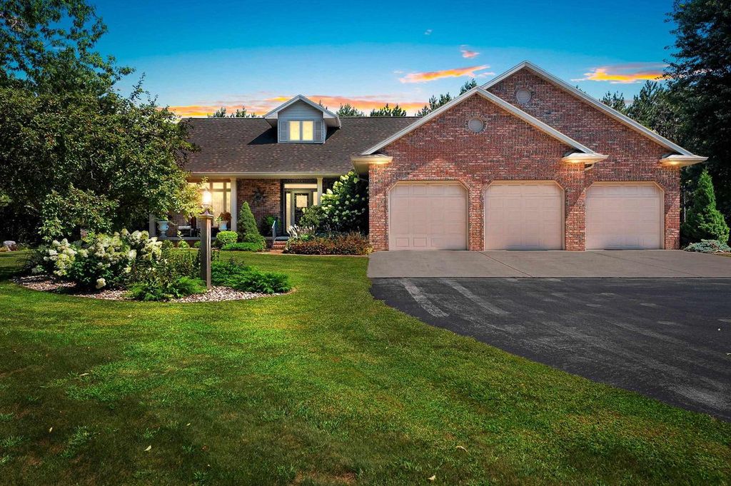 Photo of 3111 Ferndell Acres DRIVE, De Pere, WI 54155 (MLS # 50315956)