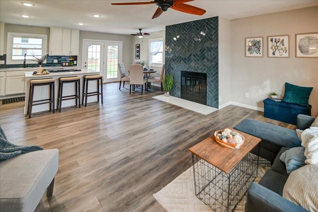 Photo of 10 Ammerman CIRCLE, Madison, WI 53716 (MLS # 2012475)