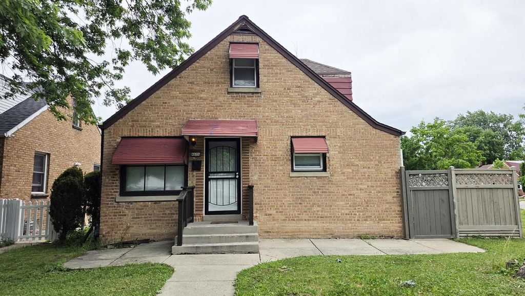 Photo of 4606 N Sherman BOULEVARD, Milwaukee, WI 53209 (MLS # 1967917)