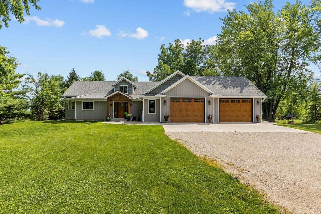 Photo of 8079 County Road Mm, Larsen, WI 54947 (MLS # 50328956)
