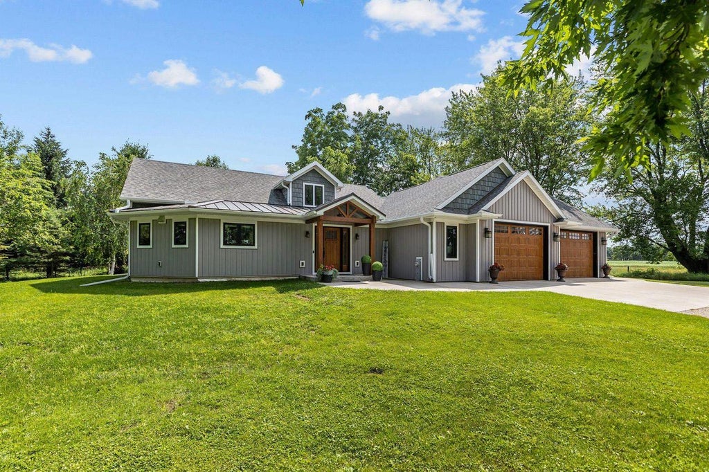 Photo of 8079 County Road Mm, Larsen, WI 54947 (MLS # 50328956)