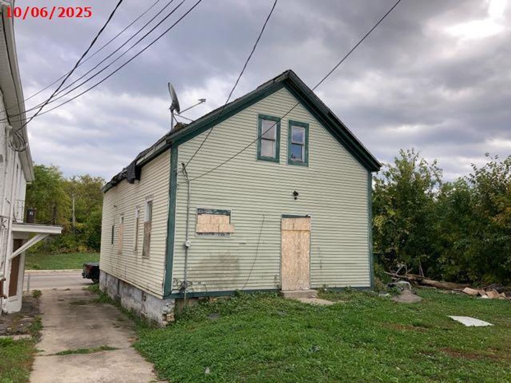 Photo of 2513 N Teutonia AVENUE, Milwaukee, WI 53206 (MLS # 1937546)