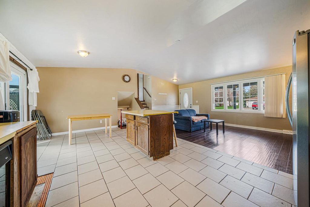 Photo of 727 Dawn COURT, Neenah, WI 54956 (MLS # 50323896)