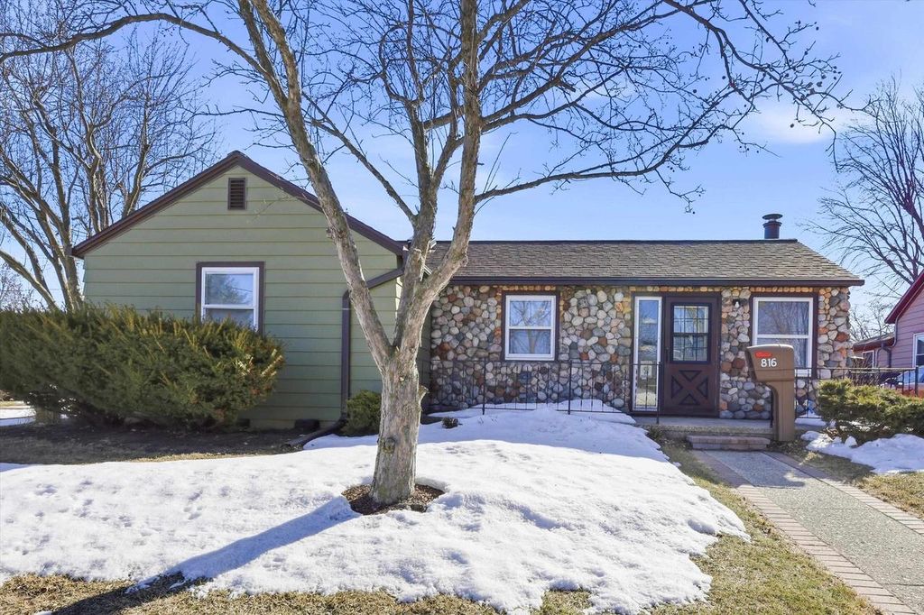 Photo of 816 Wilson STREET, Little Chute, WI 54140 (MLS # 50322596)