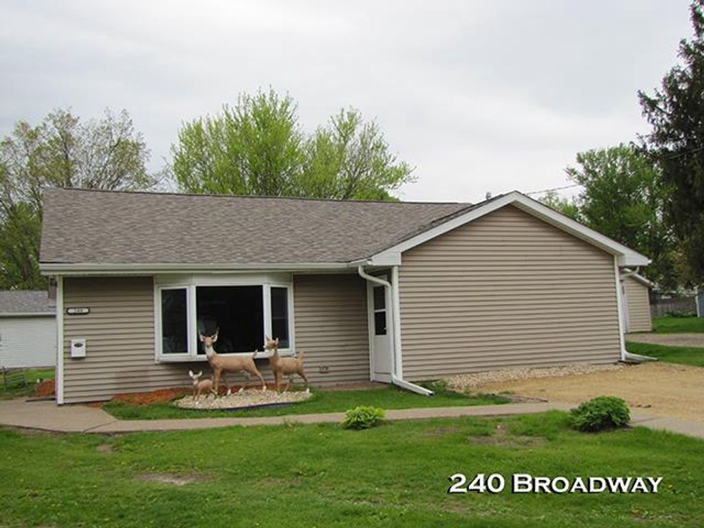Photo of 240 Broadway STREET, Platteville, WI 53818 (MLS # 2022288)