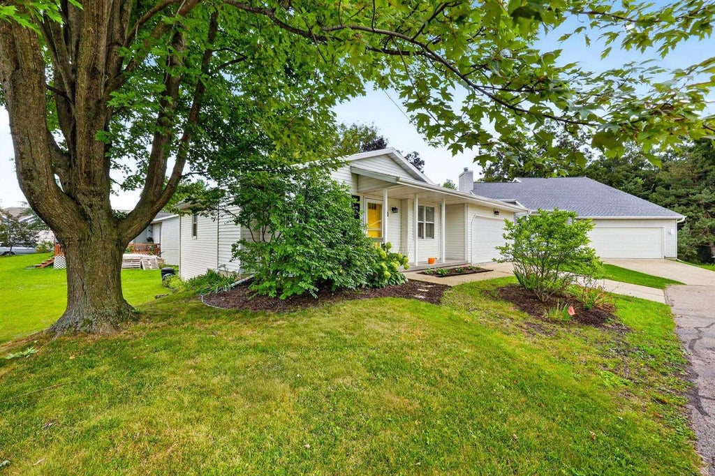 Photo of 9 Sedona COURT, Madison, WI 53719 (MLS # 2031928)