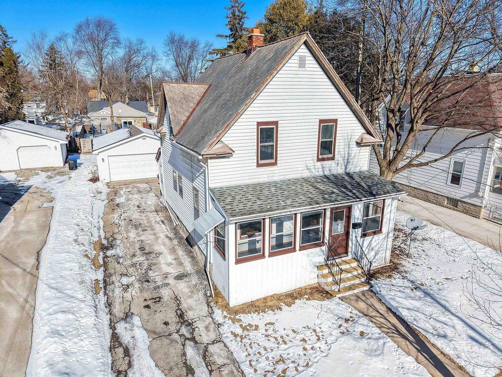 Photo of 1114 W Packard STREET, Appleton, WI 54914 (MLS # 50320836)