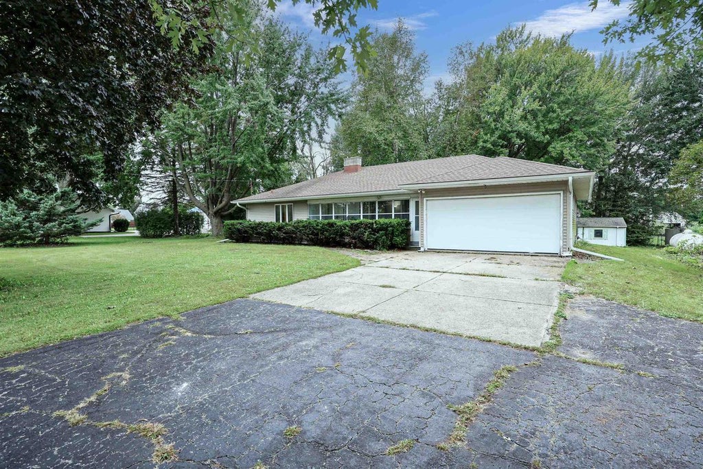 Photo of 4939 N Meade STREET, Appleton, WI 54913 (MLS # 50332635)