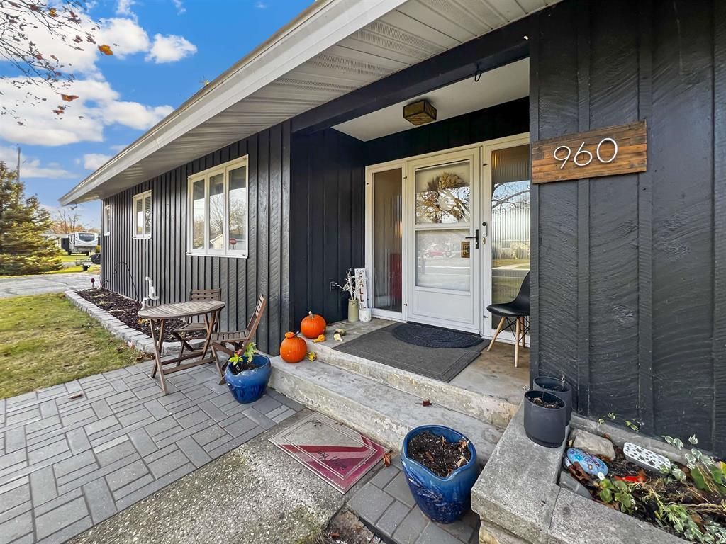 Photo of 960 Shing Wa Uk DRIVE, Marinette, WI 54143 (MLS # 50320898)