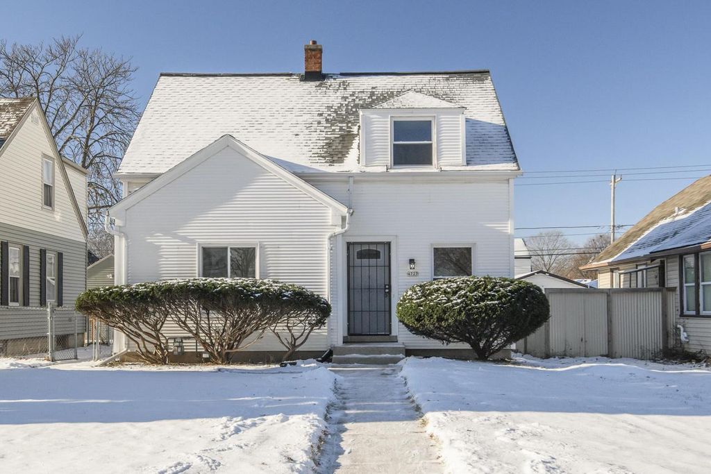 Photo of 4727 N Green Bay AVENUE, Milwaukee, WI 53209 (MLS # 1946239)