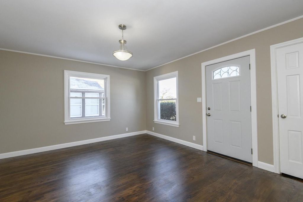 Photo of 4727 N Green Bay AVENUE, Milwaukee, WI 53209 (MLS # 1946239)