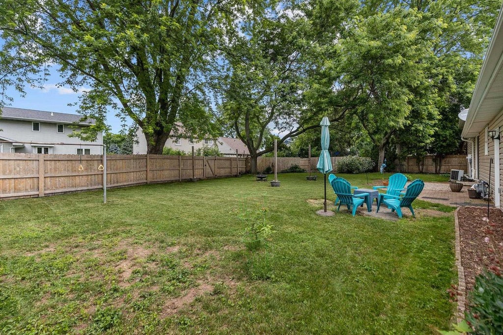Photo of 732 Manchester ROAD, Neenah, WI 54956 (MLS # 50328188)