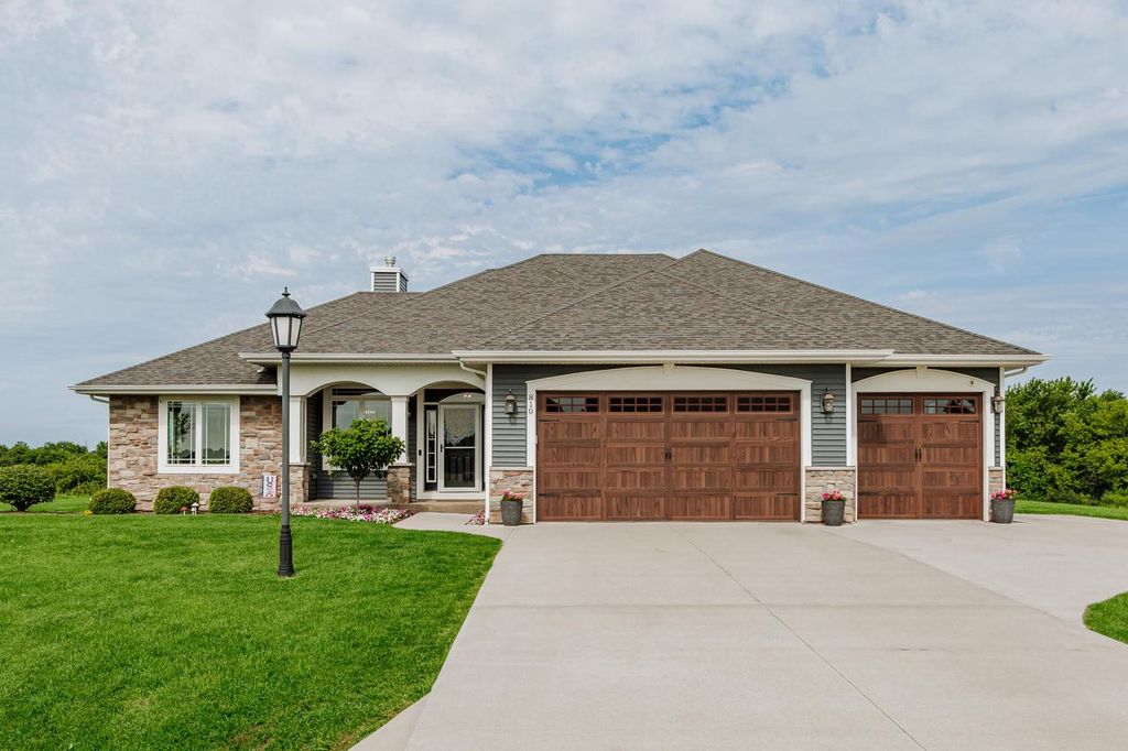 Photo of 810 Westwind DRIVE, Eagle, WI 53119 (MLS # 1970254)