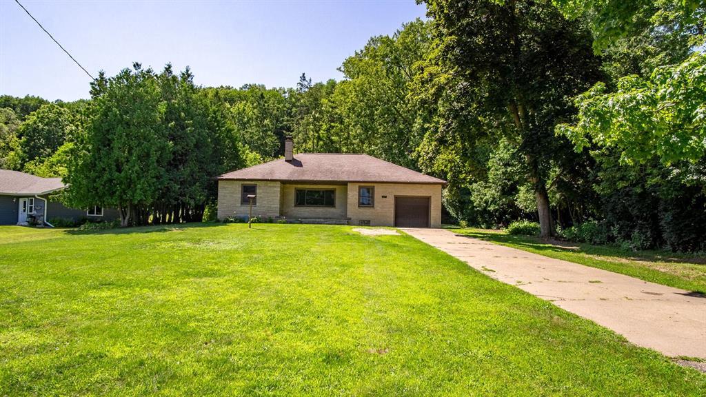 Photo of 214 Mt. Washington AVENUE, Eau Claire, WI 54703 (MLS # 1603245)