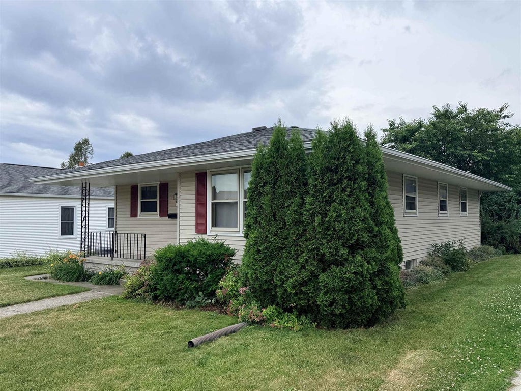 Photo of 1805 Elm AVENUE, Sheboygan, WI 53081 (MLS # 2028035)