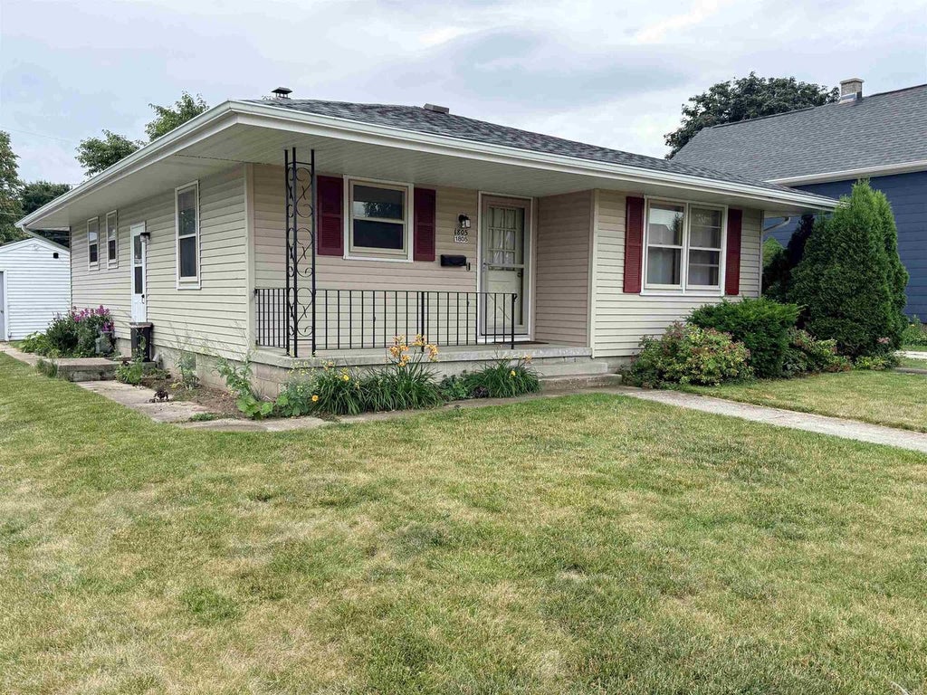 Photo of 1805 Elm AVENUE, Sheboygan, WI 53081 (MLS # 2028035)