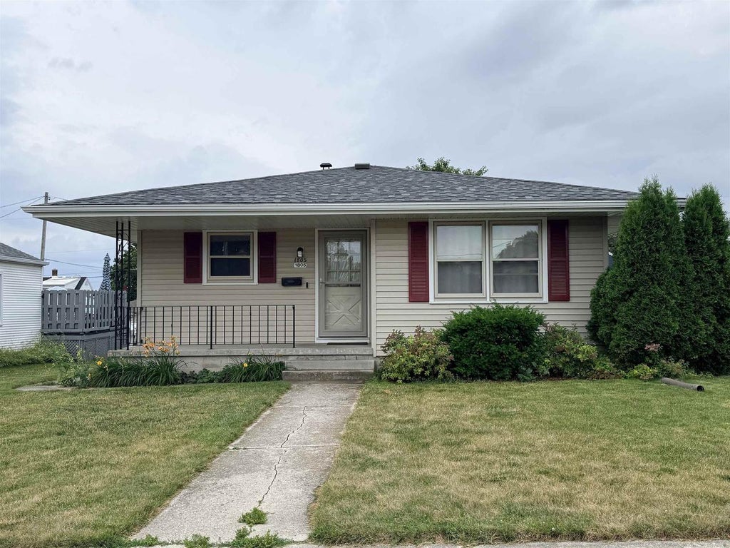 Photo of 1805 Elm AVENUE, Sheboygan, WI 53081 (MLS # 2028035)