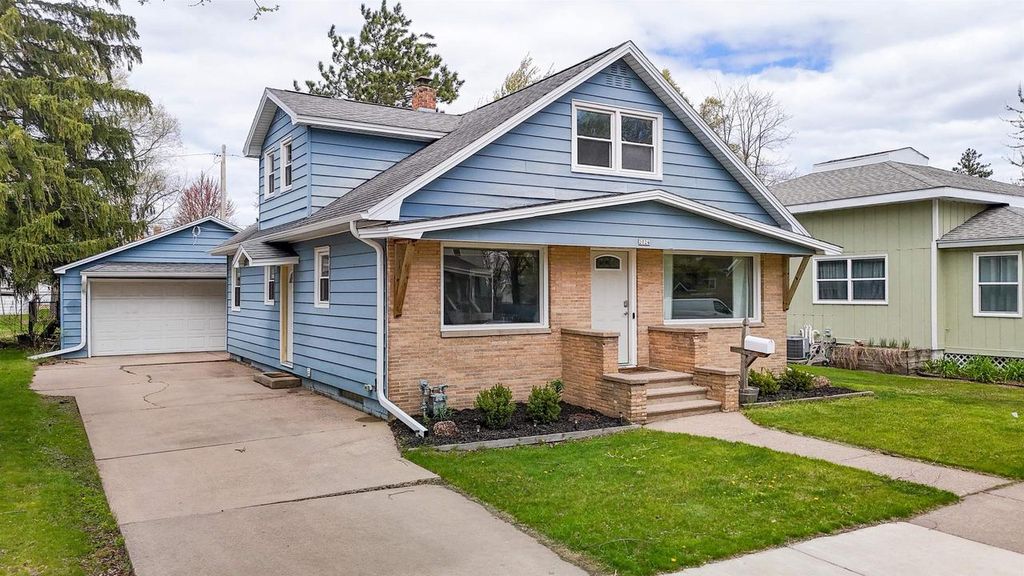 Photo of 2024 Center STREET, Stevens Point, WI 54481 (MLS # 22601877)