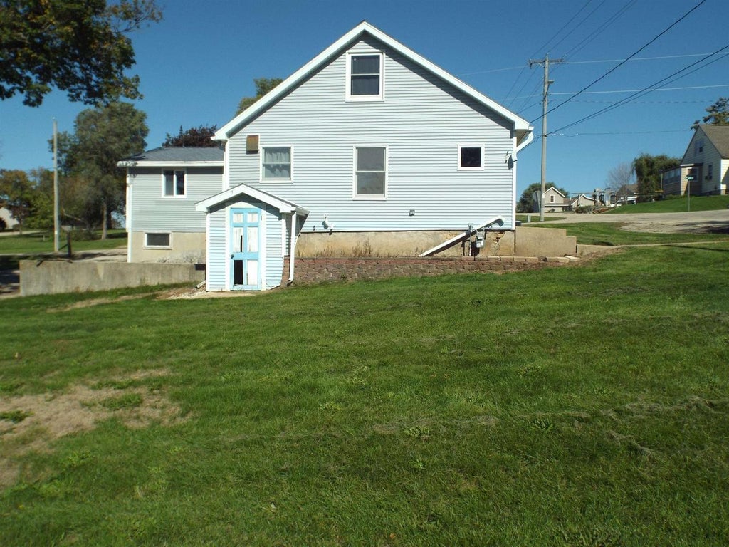 Photo of 303 S Center STREET, Browntown, WI 53522 (MLS # 2034169)