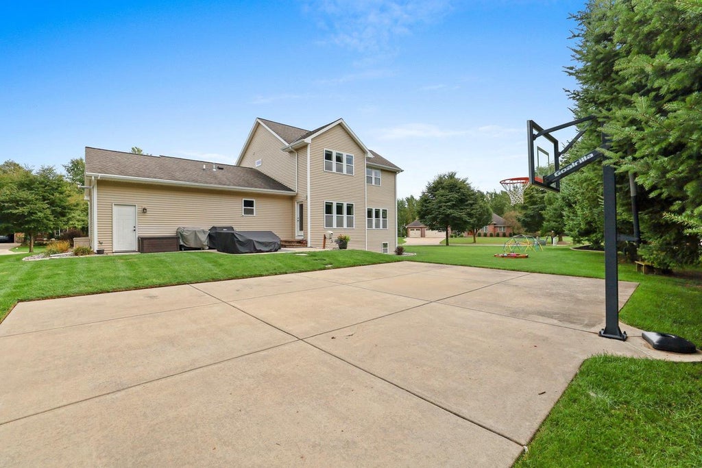 Photo of 3562 Abbey COURT, Green Bay, WI 54313 (MLS # 50332789)