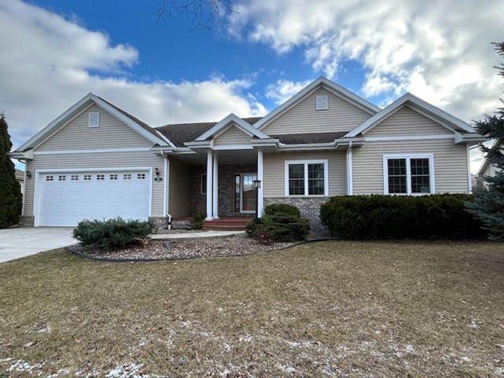 Photo of 306 Lindsay WAY, Cottage Grove, WI 53527 (MLS # 2014432)