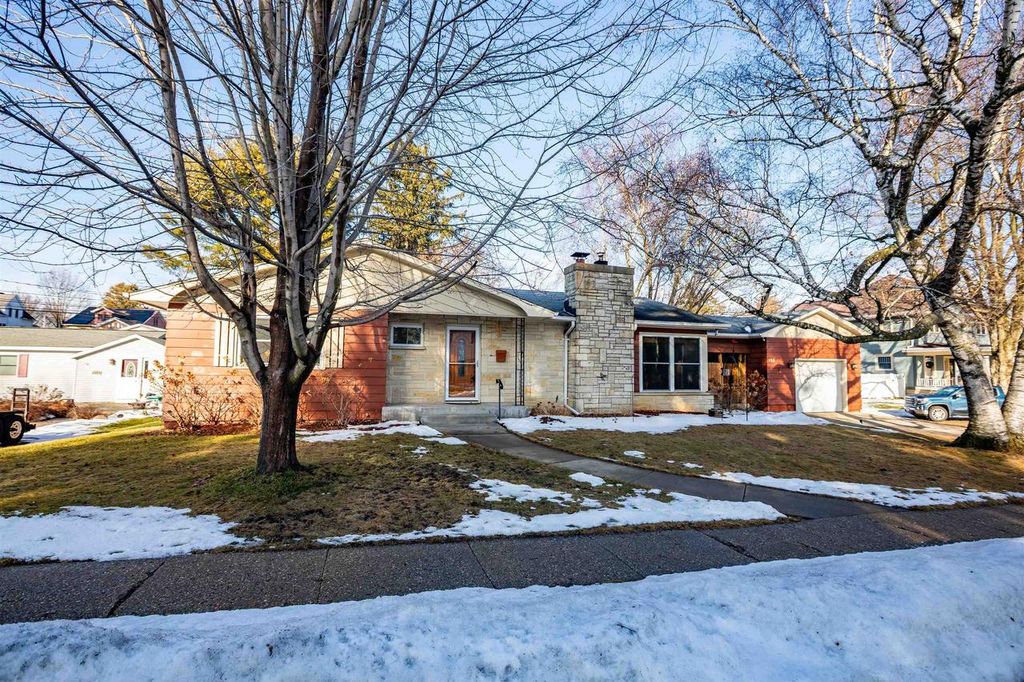 Photo of 308 W Division STREET, Dodgeville, WI 53533 (MLS # 2014565)