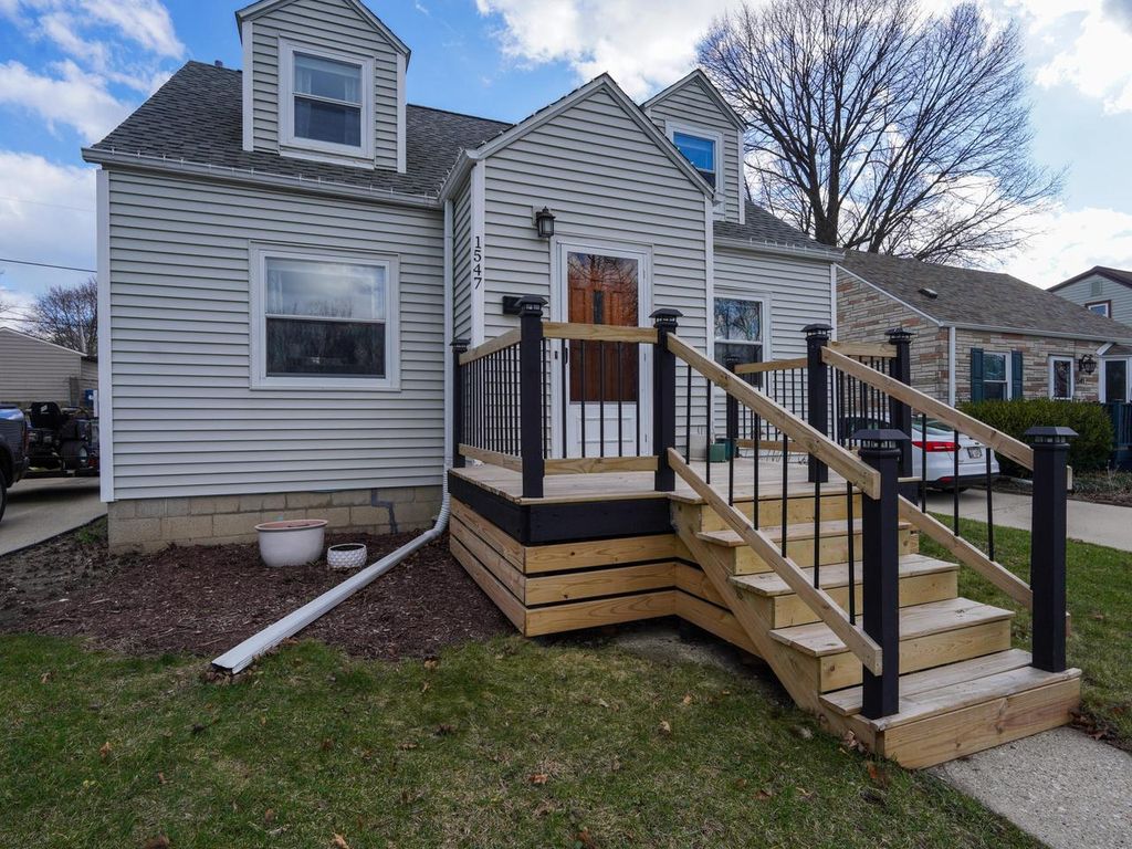 Photo of 1547 E Tripoli AVENUE, Milwaukee, WI 53207 (MLS # 1956859)