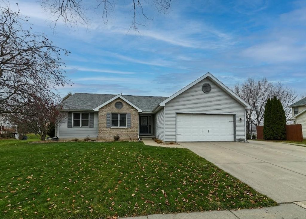 Photo of 304 School ROAD, Cottage Grove, WI 53527 (MLS # 2018538)
