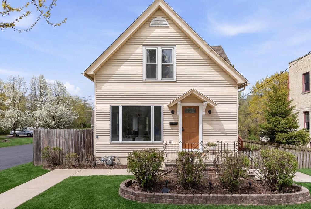 Photo of 422 W Grand AVENUE, Port Washington, WI 53074 (MLS # 1961417)