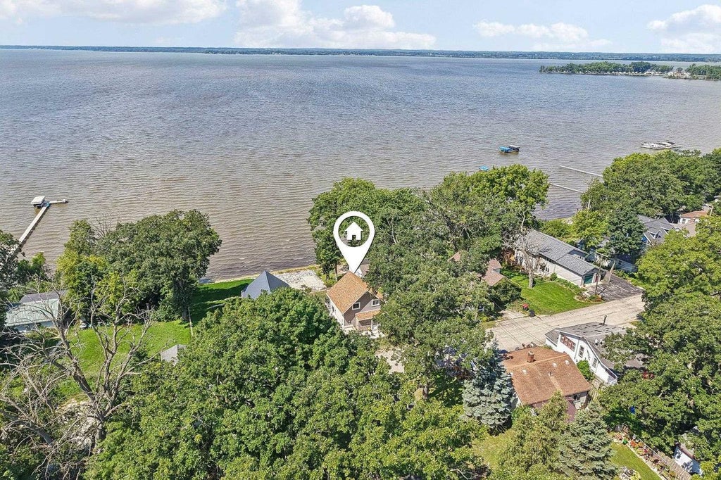 Photo of N1049 Vinnie Ha Ha ROAD, Fort Atkinson, WI 53538 (MLS # 2031867)