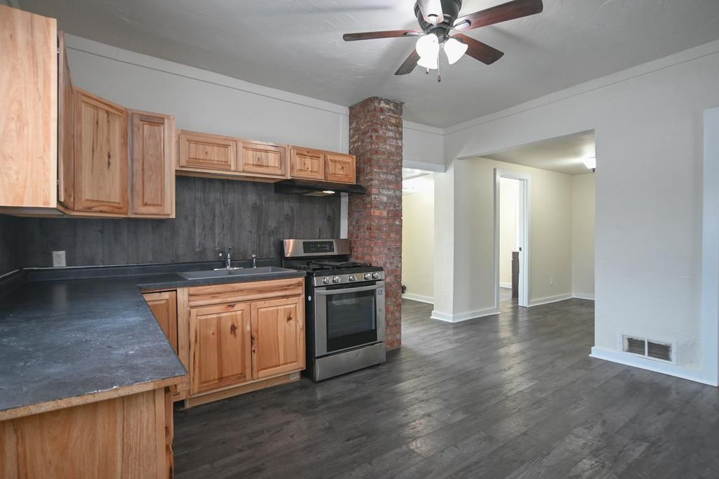 Photo of 525 School AVENUE, Oshkosh, WI 54901 (MLS # 50319242)