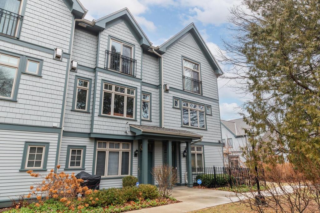 Photo of 2224 E Edgewood AVENUE, Shorewood, WI 53211 (MLS # 1959309)