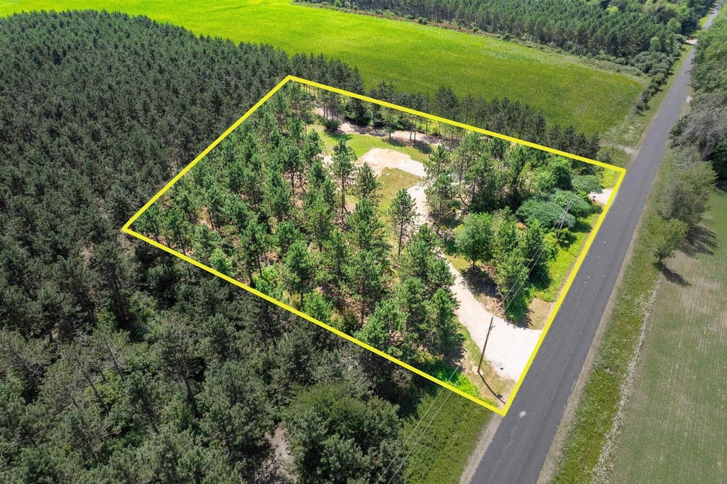 Photo of W4283 Porterfield Lake ROAD, Porterfield, WI 54159 (MLS # 50330252)