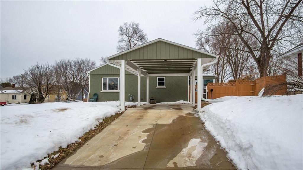 Photo of 1505 Woodland AVENUE, Eau Claire, WI 54701 (MLS # 1598327)
