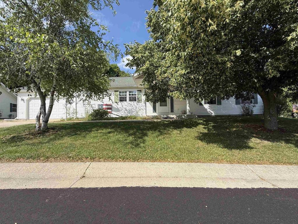 Photo of N115W20994 Brookside DRIVE, Germantown, WI 53022 (MLS # 2027045)