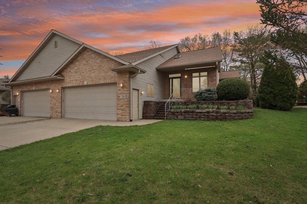 Photo of 734 8th STREET, Prairie Du Sac, WI 53578 (MLS # 2026605)