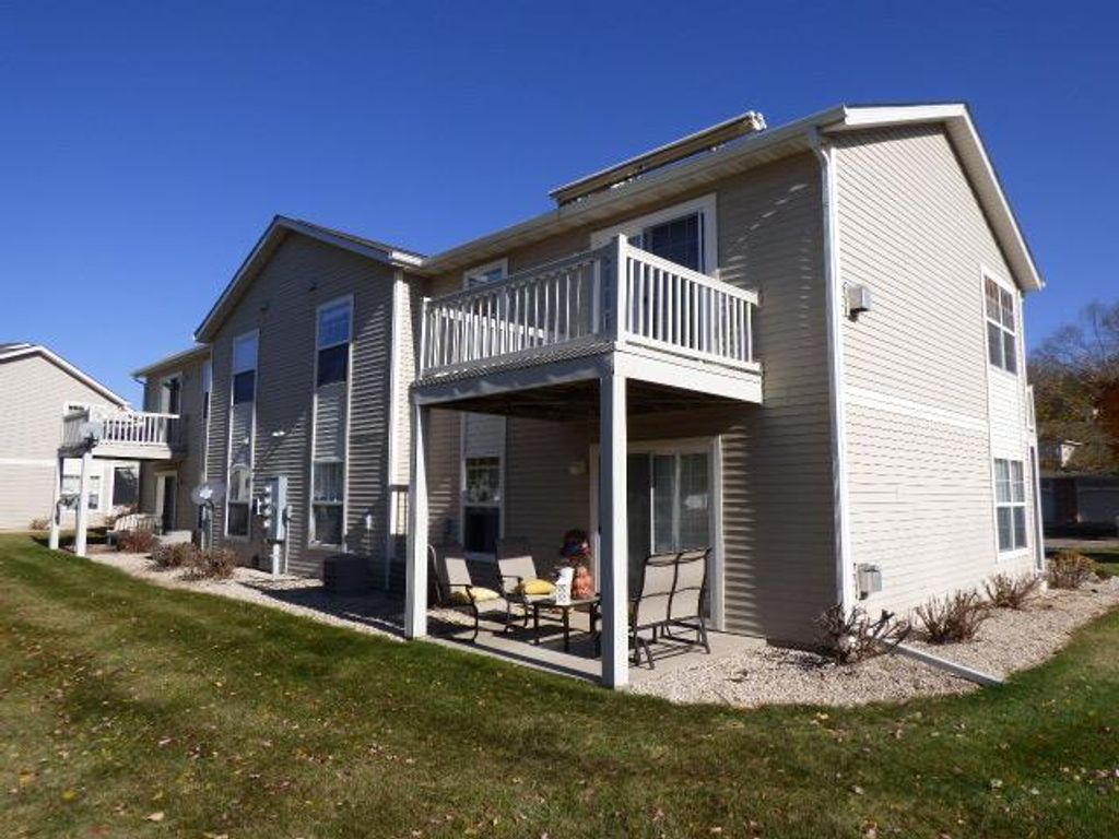 Photo of 2528 Edgewood DRIVE, Beloit, WI 53511 (MLS # 2011995)